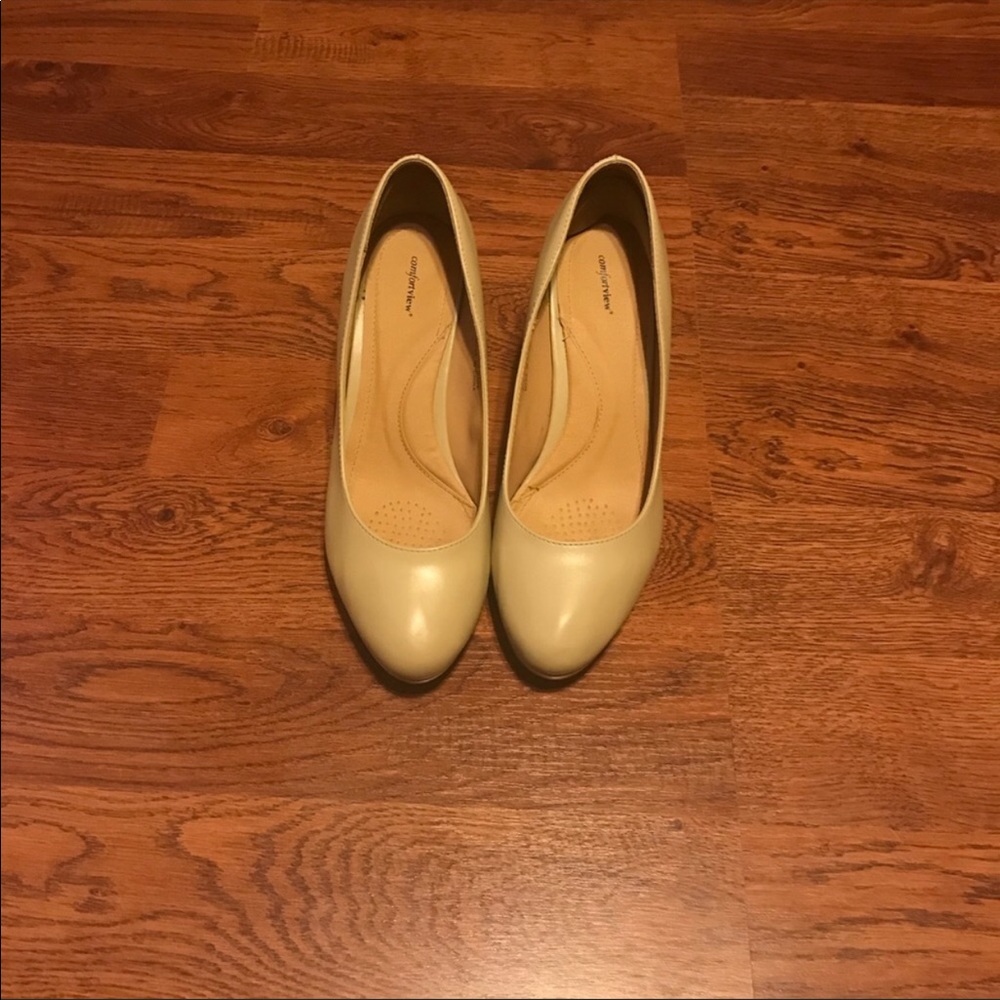 Tan heels